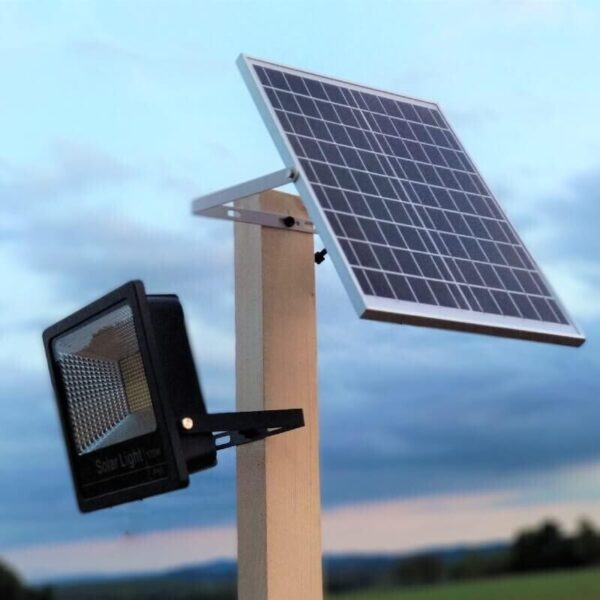 Foco LED solar 120W con placa solar